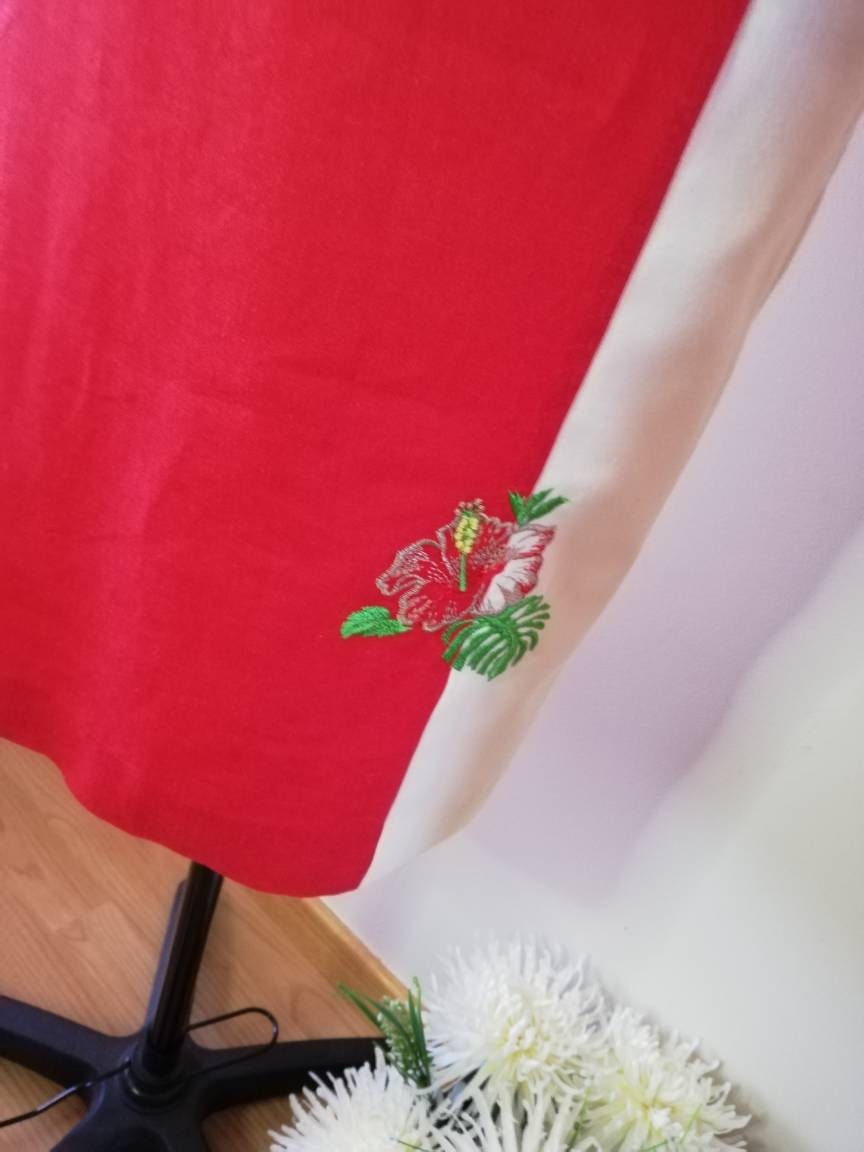 Vestido de linho vermelho e pérola ❤️🌺