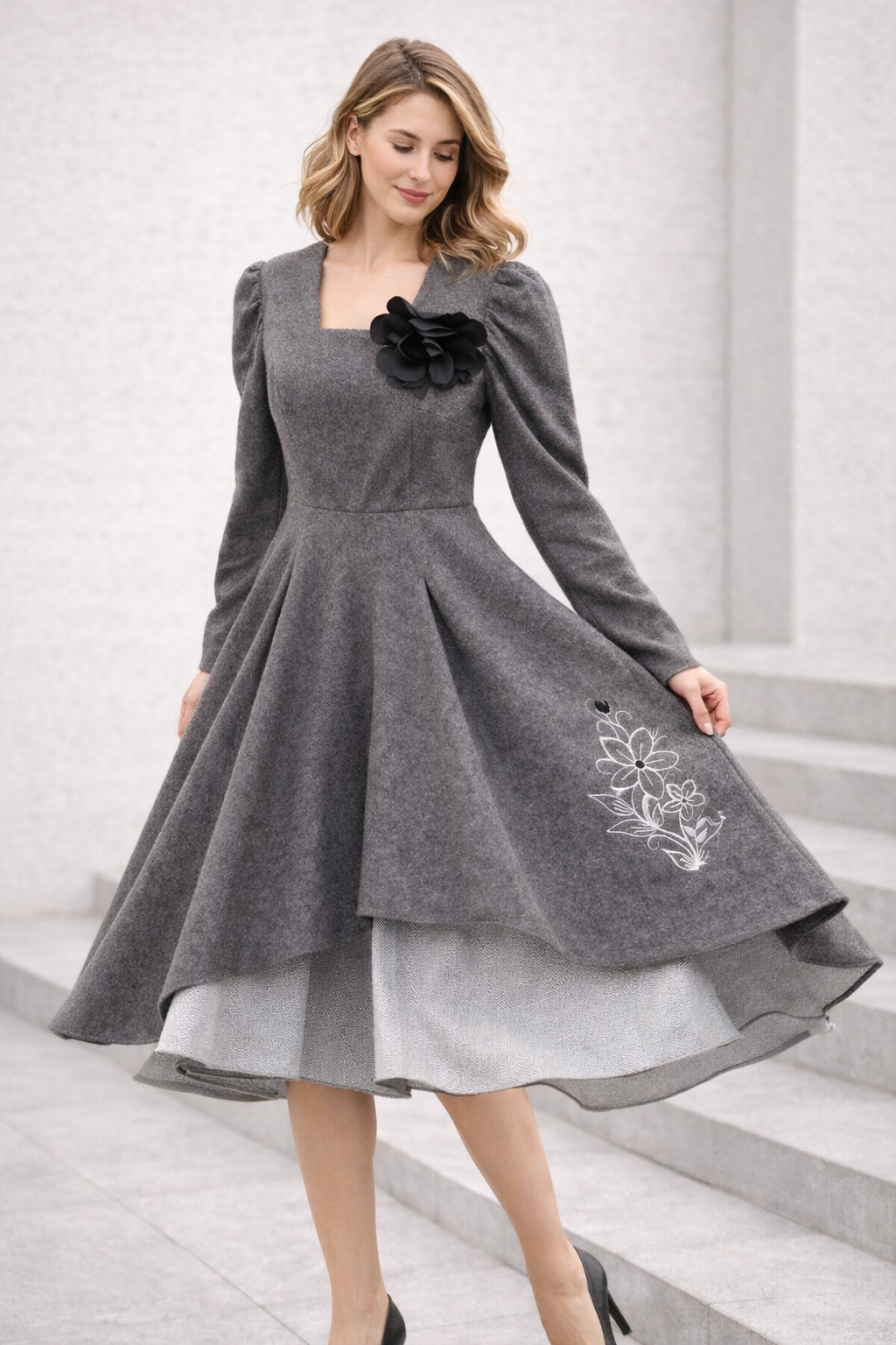Vestido Líria em Fazenda Bordada; Peça Única XL