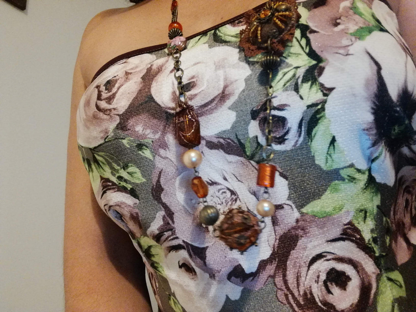 Macacão cai-cai em veludo floral Made4you® 🤎 Peça Única