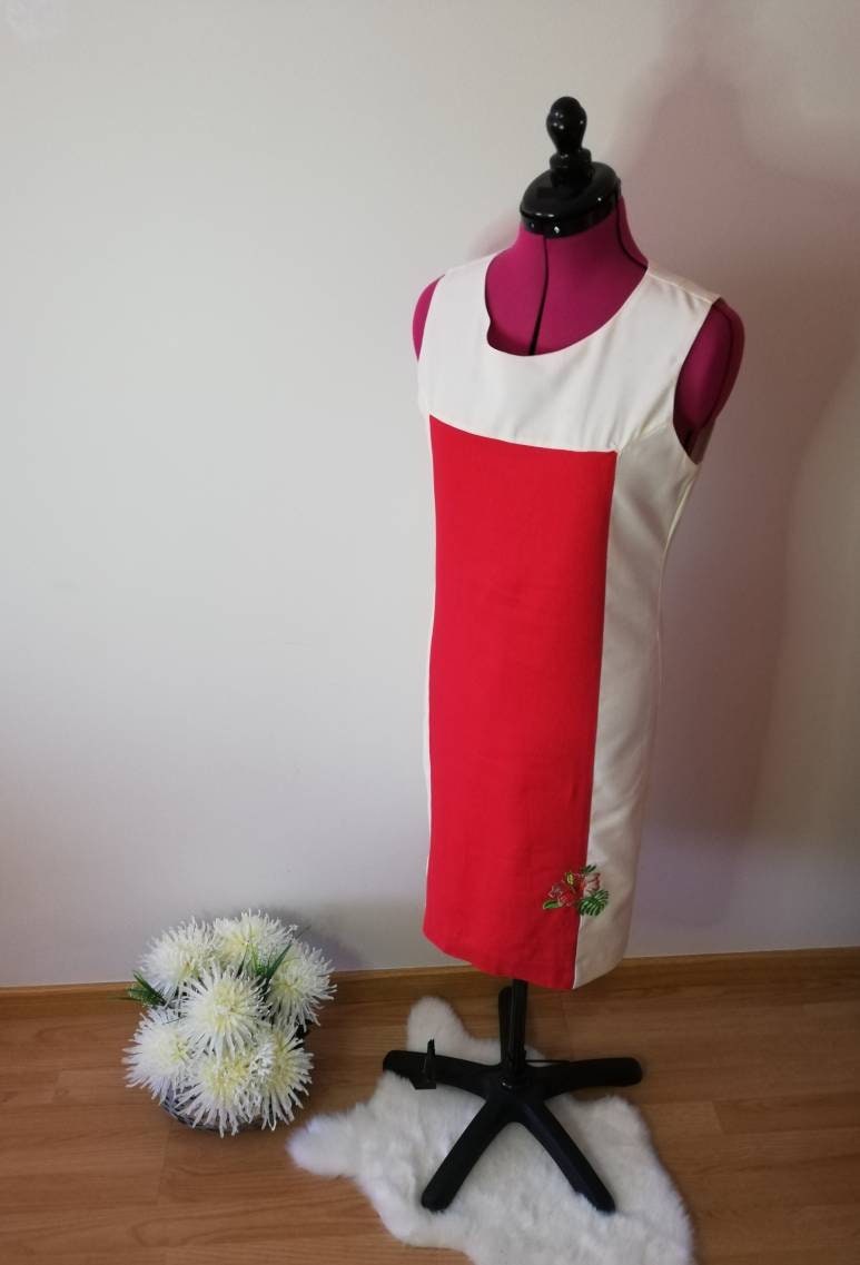 Vestido de linho vermelho e pérola ❤️🌺