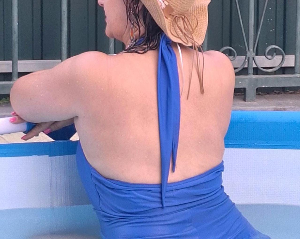 Fato de Banho Feminino Azul Elétrico – Modelo Halter com Nó