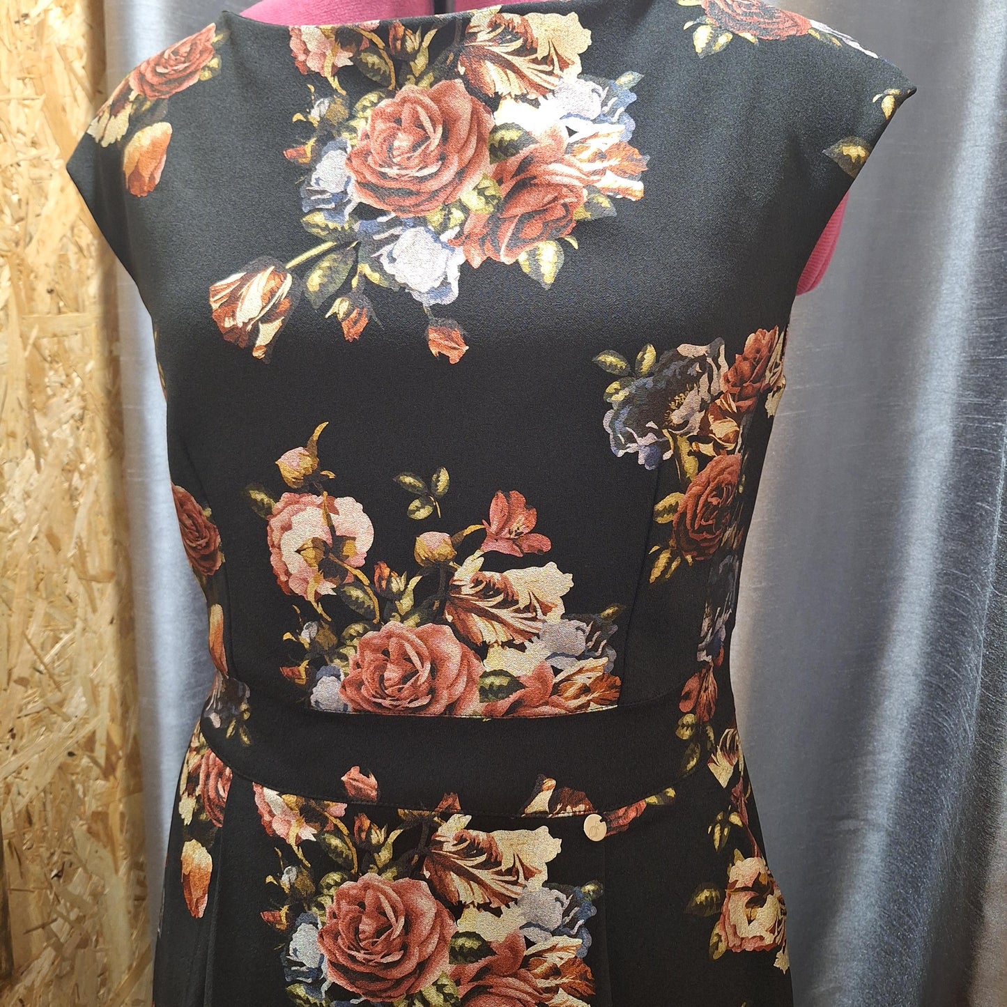 Vestido Rosália - malha encorpada floral