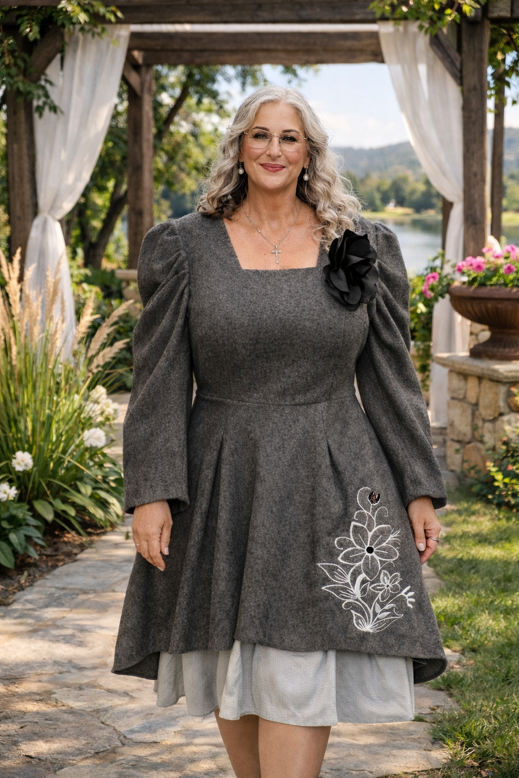 Vestido Líria em Fazenda Bordada; Peça Única XL