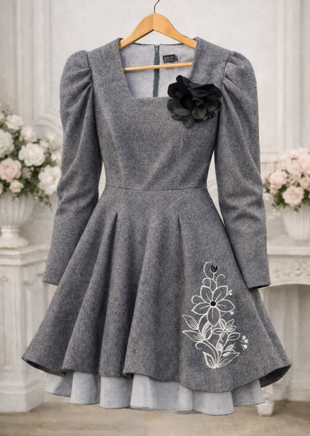 Vestido Líria em Fazenda Bordada; Peça Única XL