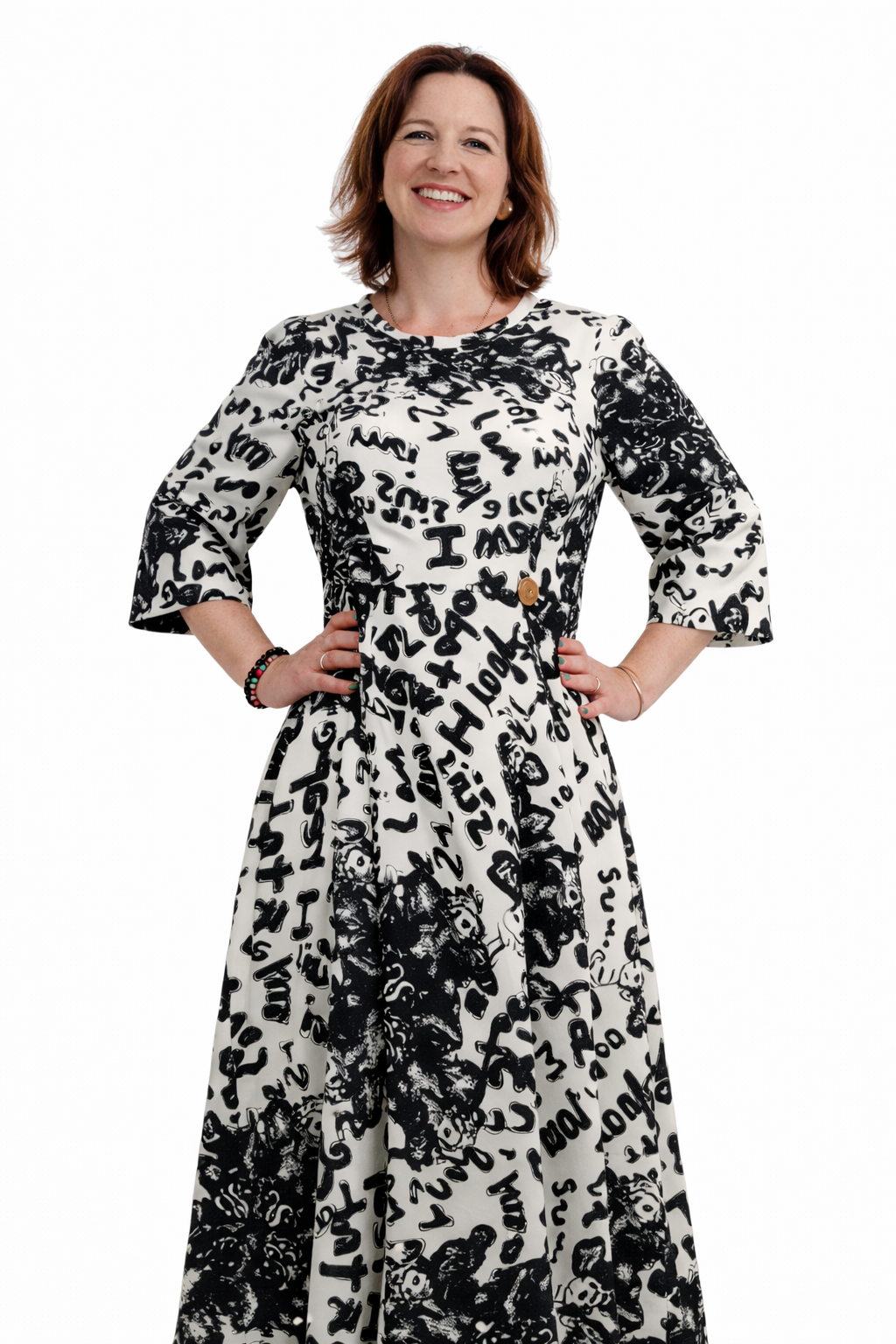 Vestido midi em malha de algodão com fantasia em preto e branco e mangas de pregas