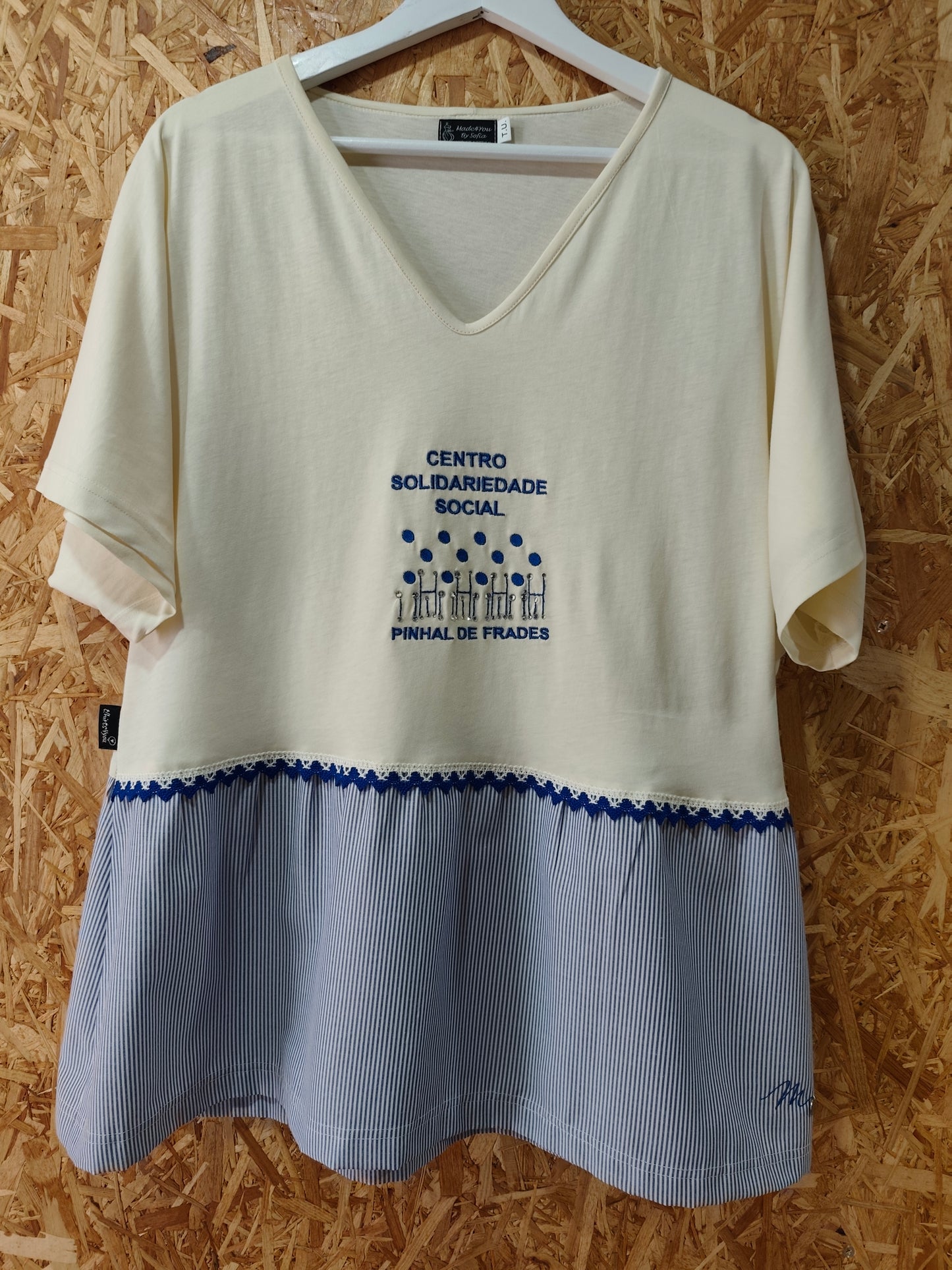 T-Shirt Solidária Feminina | Apoio ao Andebol Sub-16 | Edição Especial